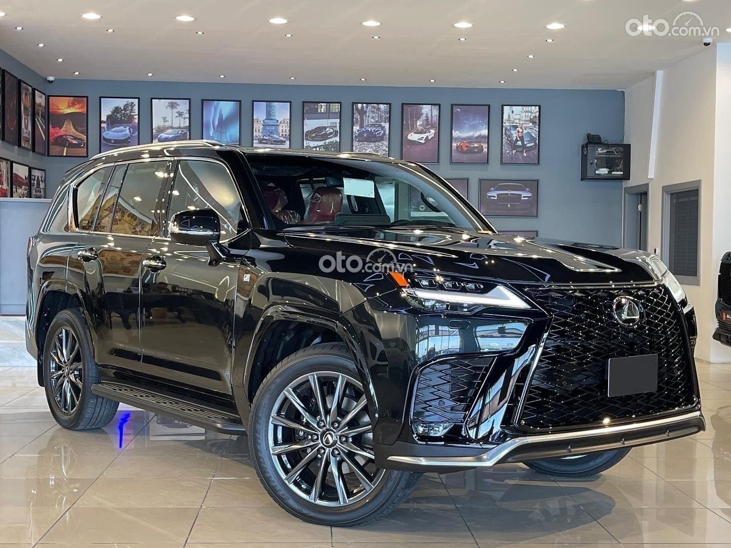 Ngược bão giảm giá, 'chuyên cơ mặt đất' Lexus LX 600 bán chênh tới hơn 2 tỷ đồng tại đại lý