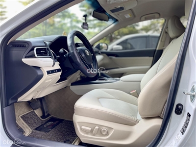 2021 - Toyota Camry 2.0E - Màu trắng trai như mới